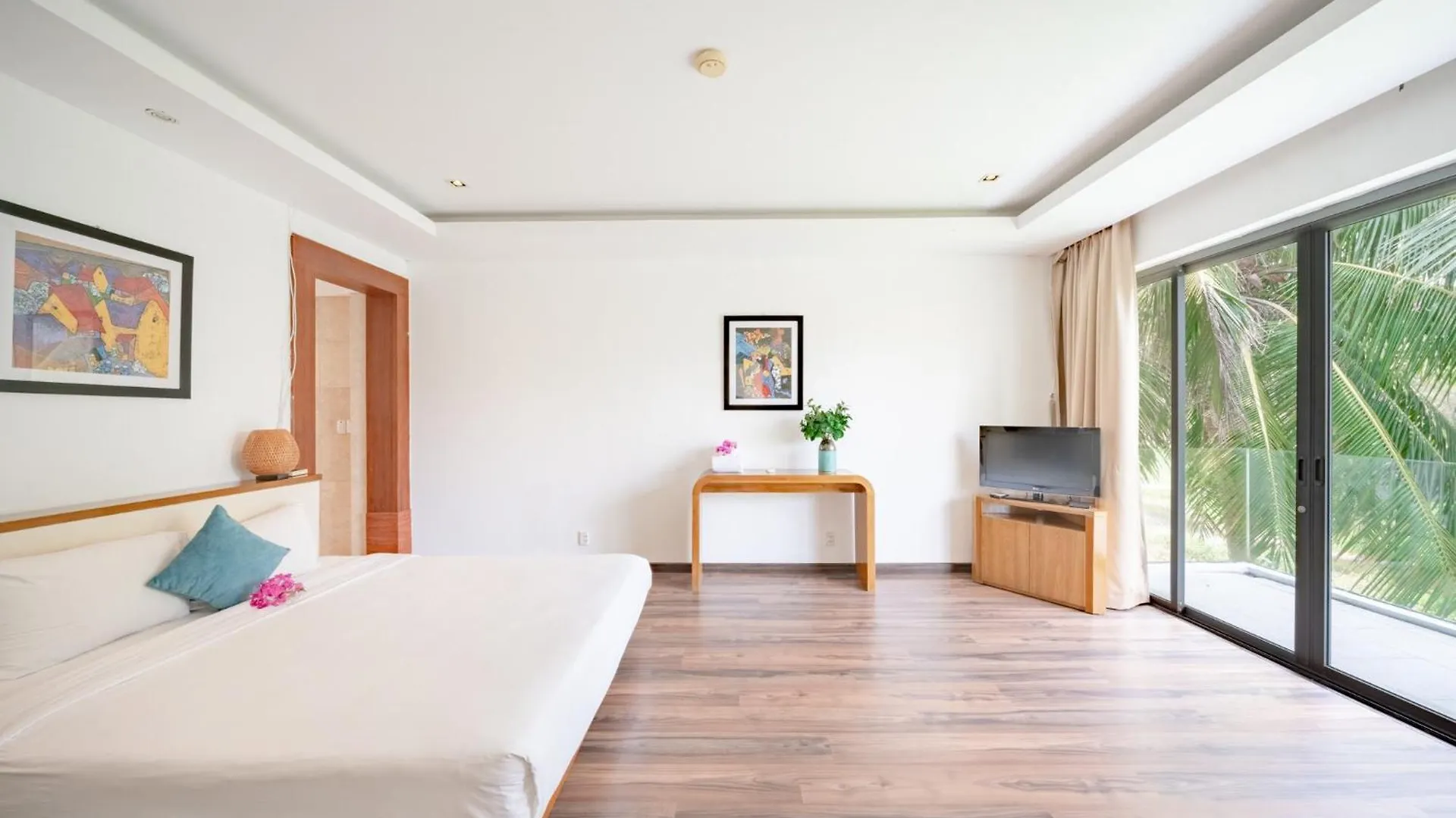 Sun Grow Ocean Luxury Villas & Resort Da Nang
