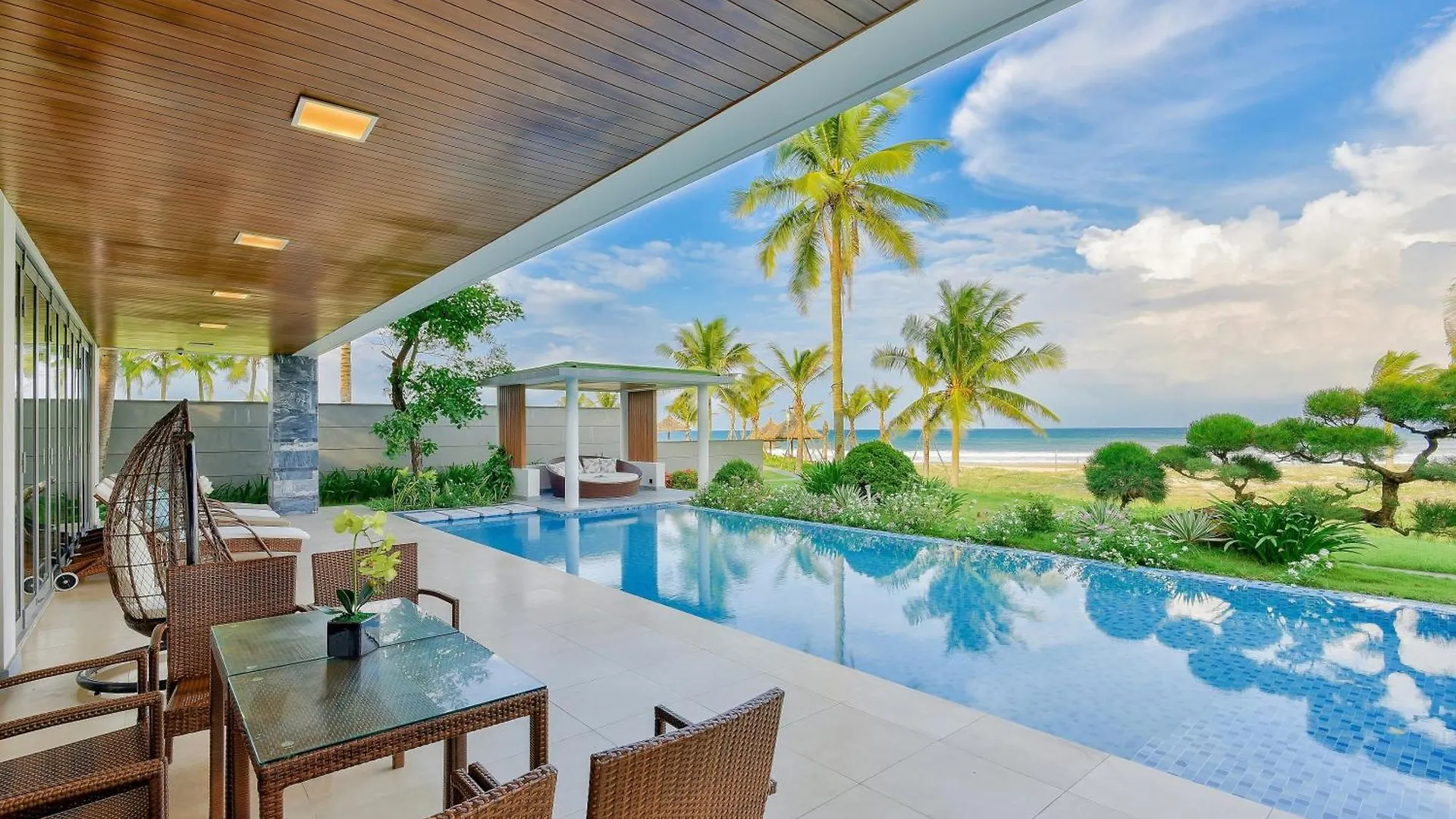 Sun Grow Ocean Luxury Villas & Resort Da Nang