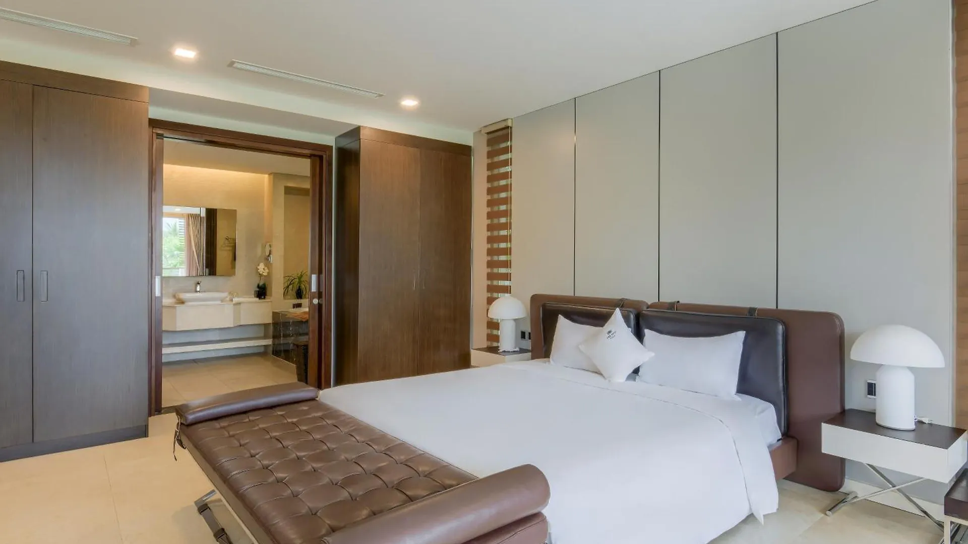 Sun Grow Ocean Luxury Villas & Resort Da Nang 0*,  Vietnam