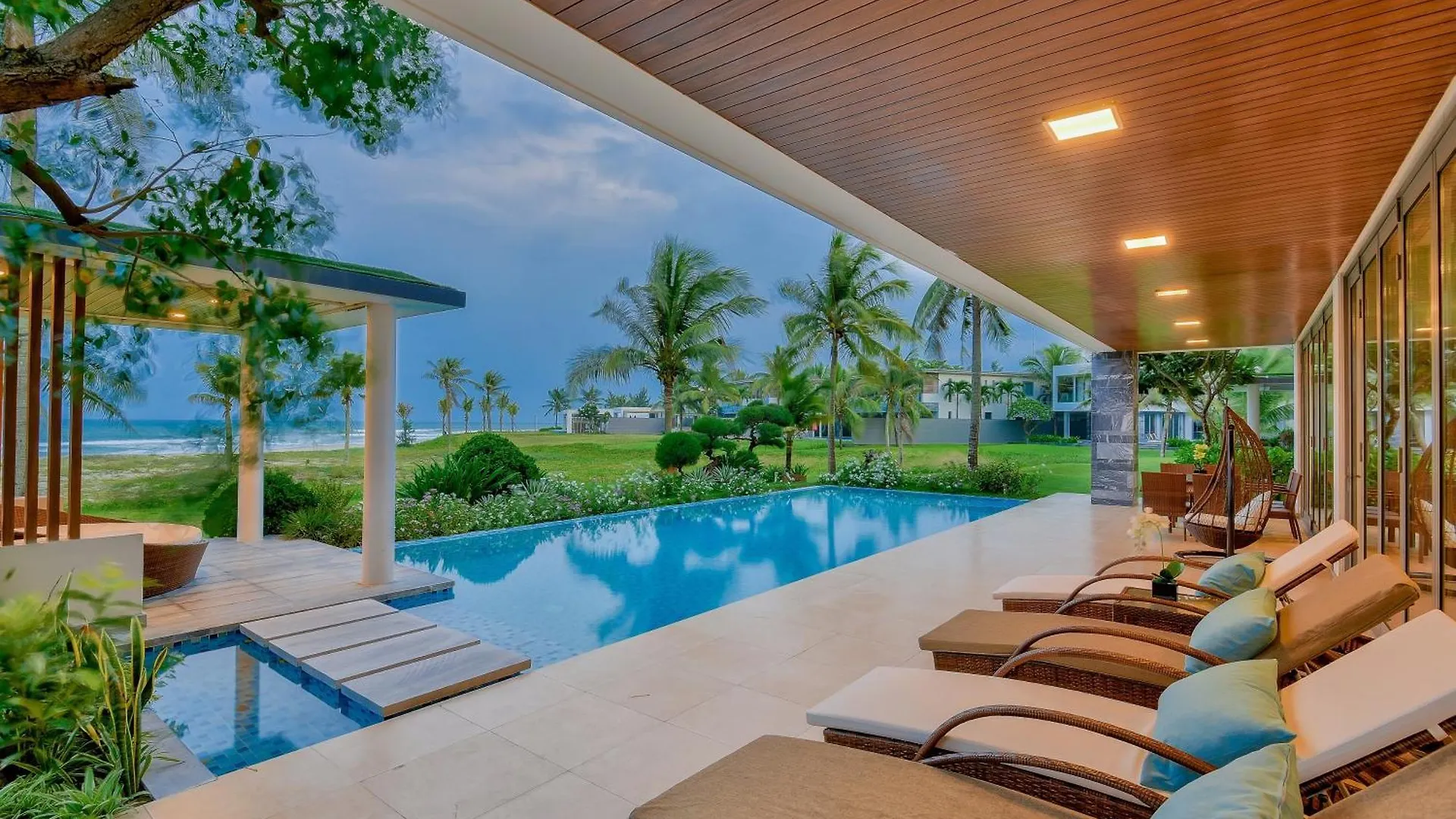 Sun Grow Ocean Luxury Villas & Resort Da Nang