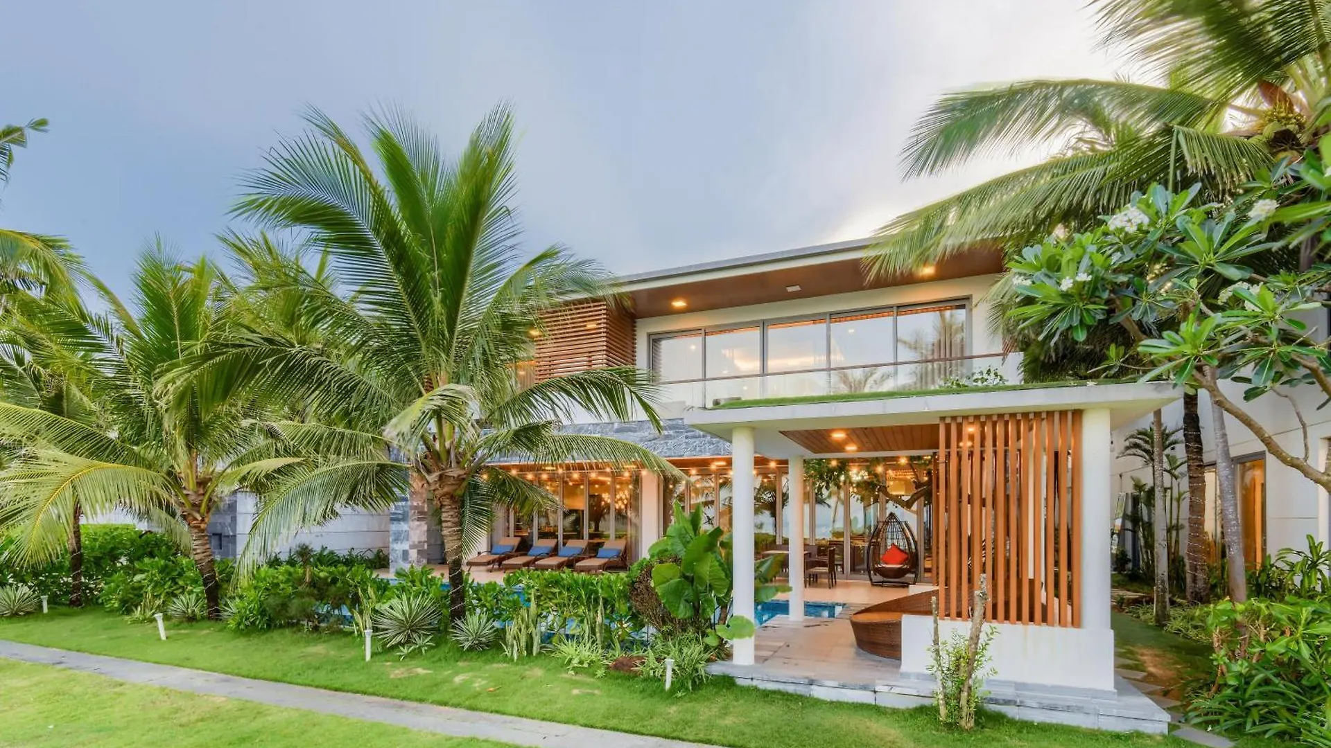 Sun Grow Ocean Luxury Villas & Resort Da Nang