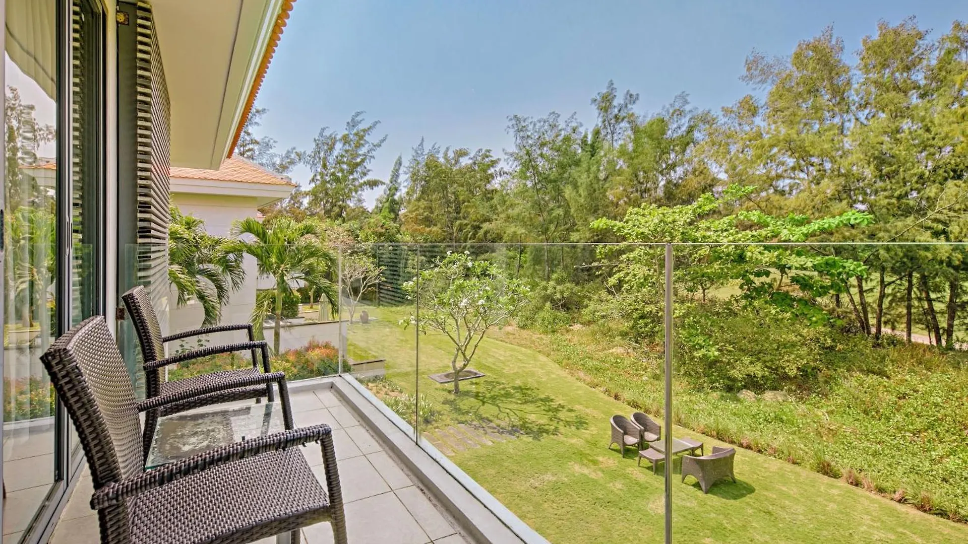 Sun Grow Ocean Luxury Villas & Resort Da Nang Vietnam