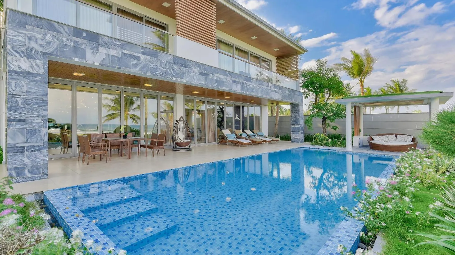 Sun Grow Ocean Luxury Villas & Resort Da Nang Vietnam