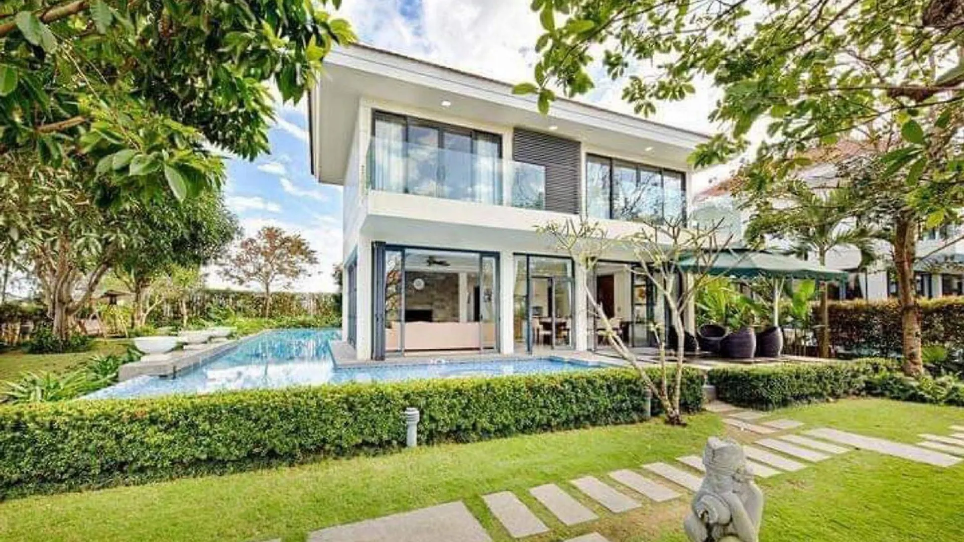 Sun Grow Ocean Luxury Villas & Resort Da Nang
