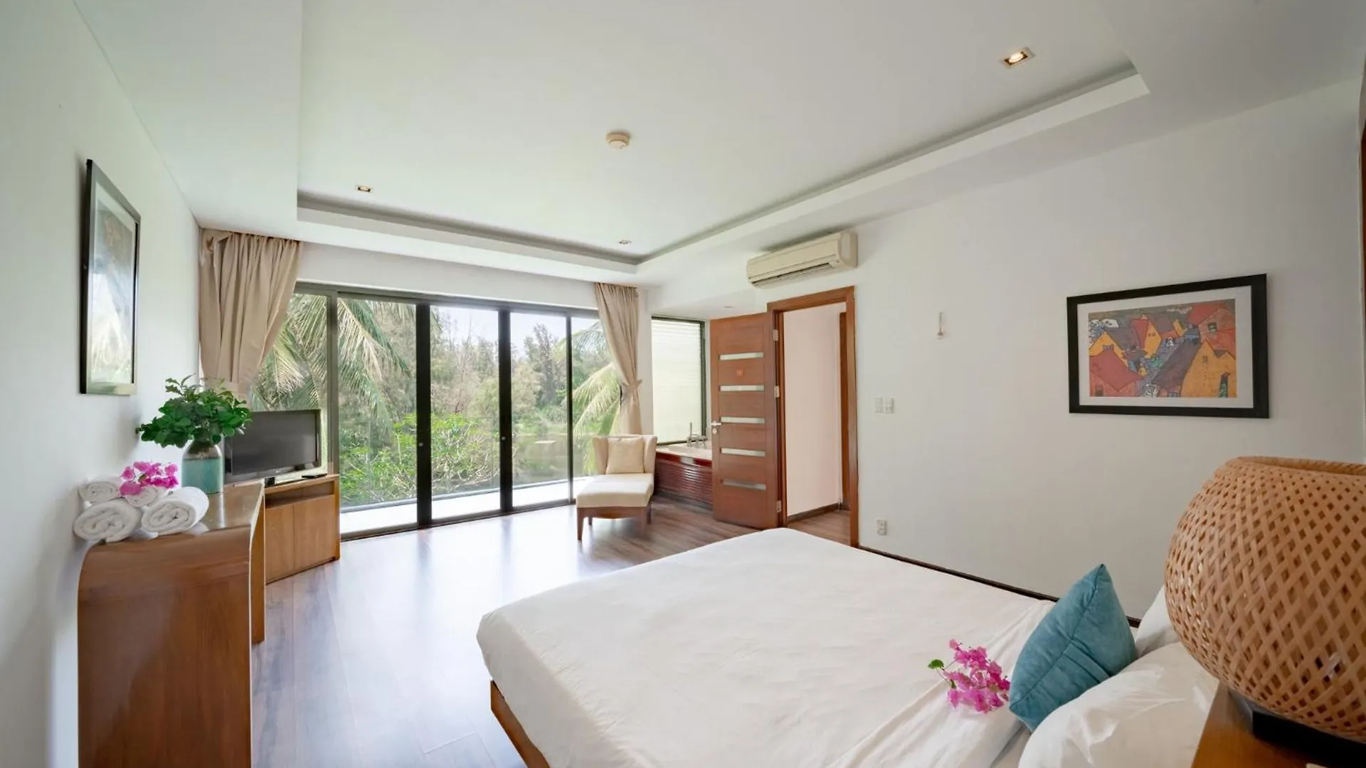 Sun Grow Ocean Luxury Villas & Resort Da Nang