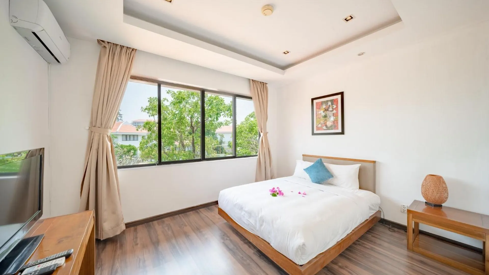 Sun Grow Ocean Luxury Villas & Resort Da Nang Vietnam
