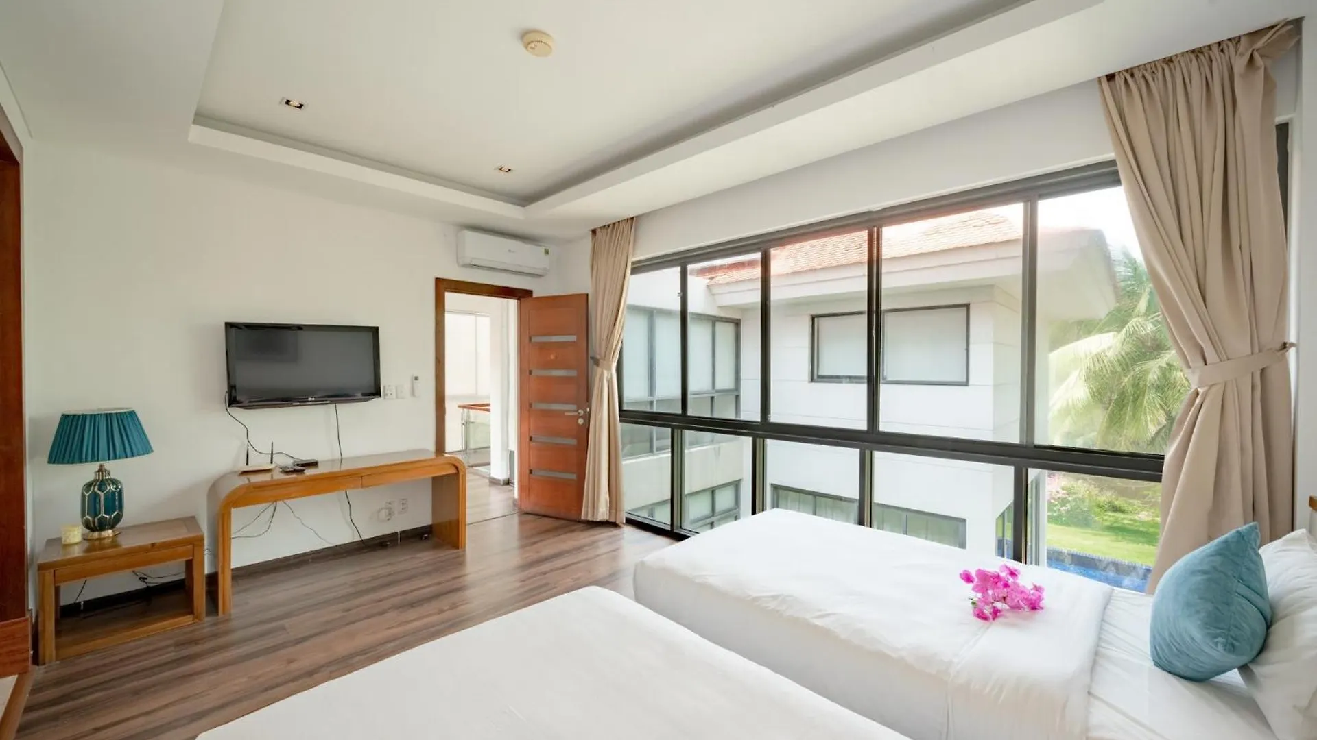 Sun Grow Ocean Luxury Villas & Resort Da Nang