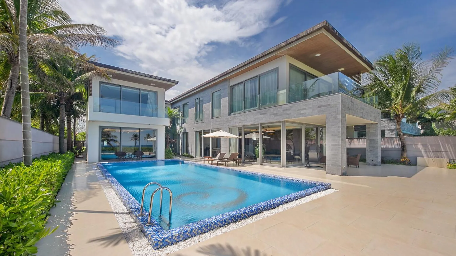 Sun Grow Ocean Luxury Villas & Resort Da Nang