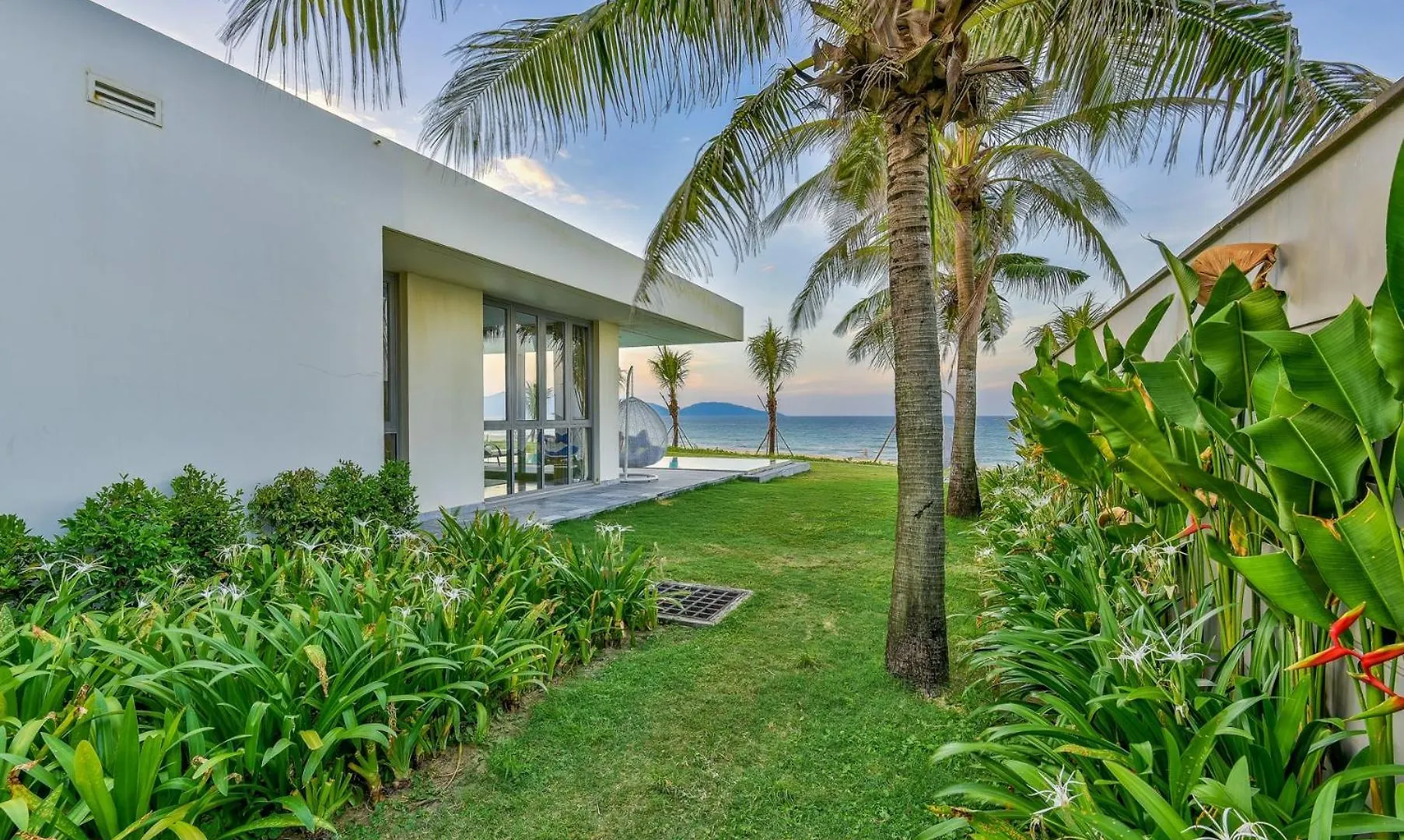 Sun Grow Ocean Luxury Villas & Resort Da Nang Vietnam